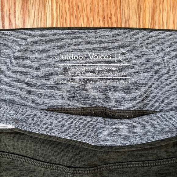 Outdoor Voices Spring 7/8 Colorblocked Legging - L - Green/Cream/Gray - Picture 3 of 4